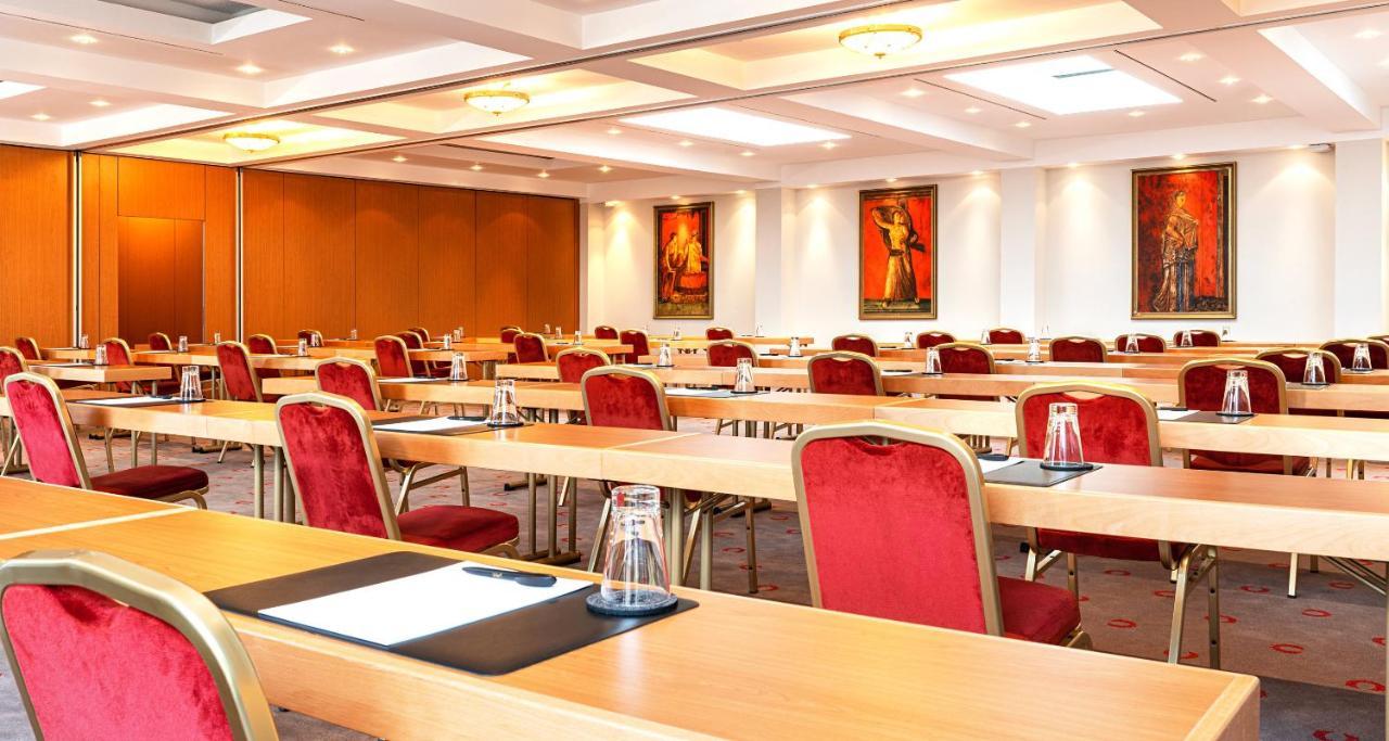 Victor'S Residenz-Hotel Schloss Berg Nennig Exteriér fotografie Meeting room