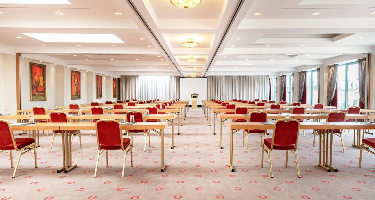 Victor'S Residenz-Hotel Schloss Berg Nennig Exteriér fotografie Meeting room