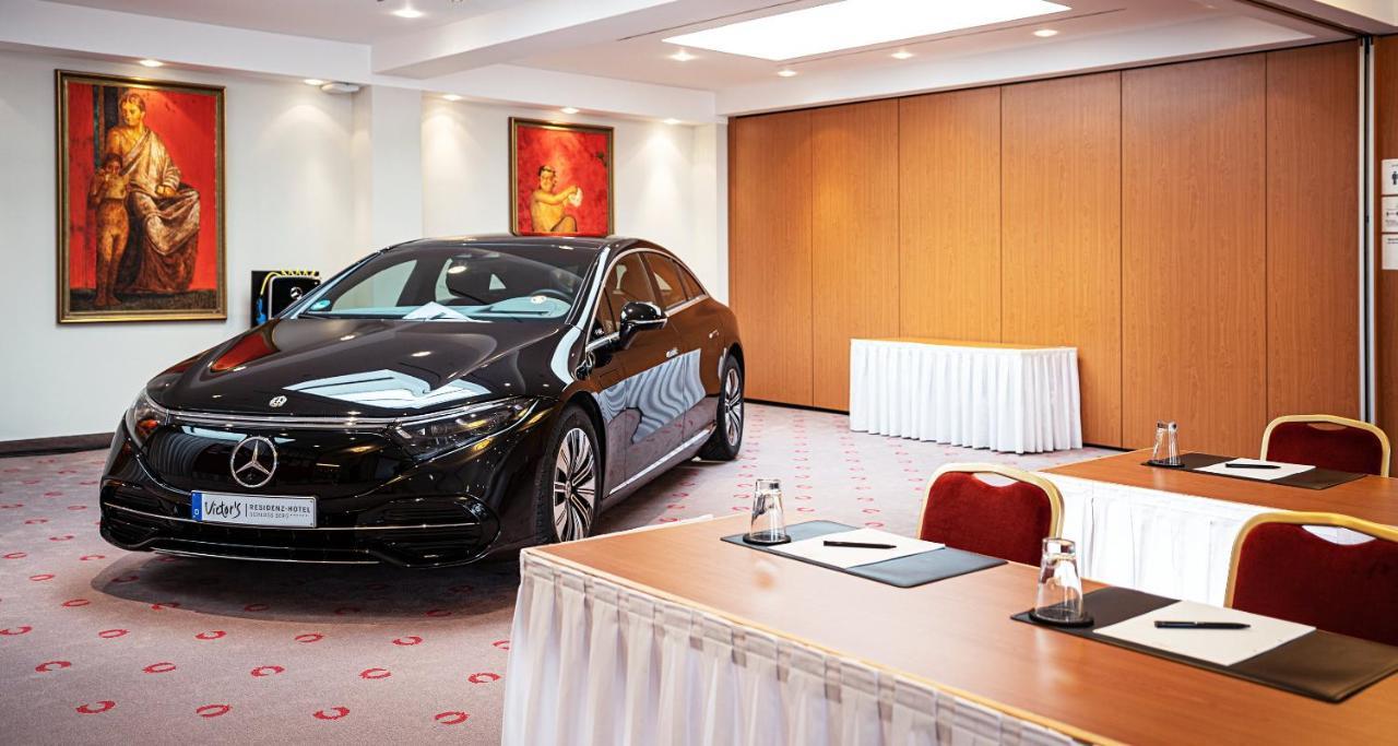 Victor'S Residenz-Hotel Schloss Berg Nennig Exteriér fotografie A Mercedes-Benz S-Class in the VIP Lounge at the airport