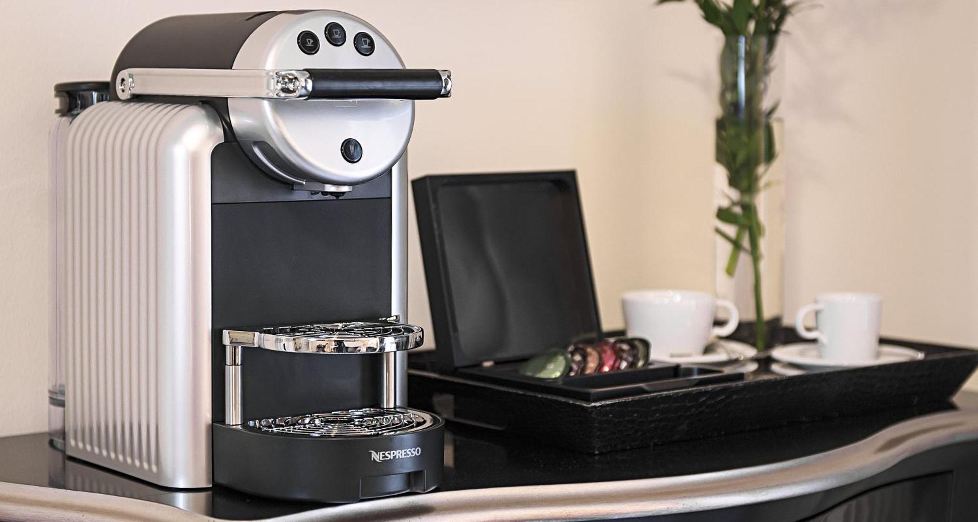 Victor'S Residenz-Hotel Schloss Berg Nennig Exteriér fotografie A Nespresso coffee machine