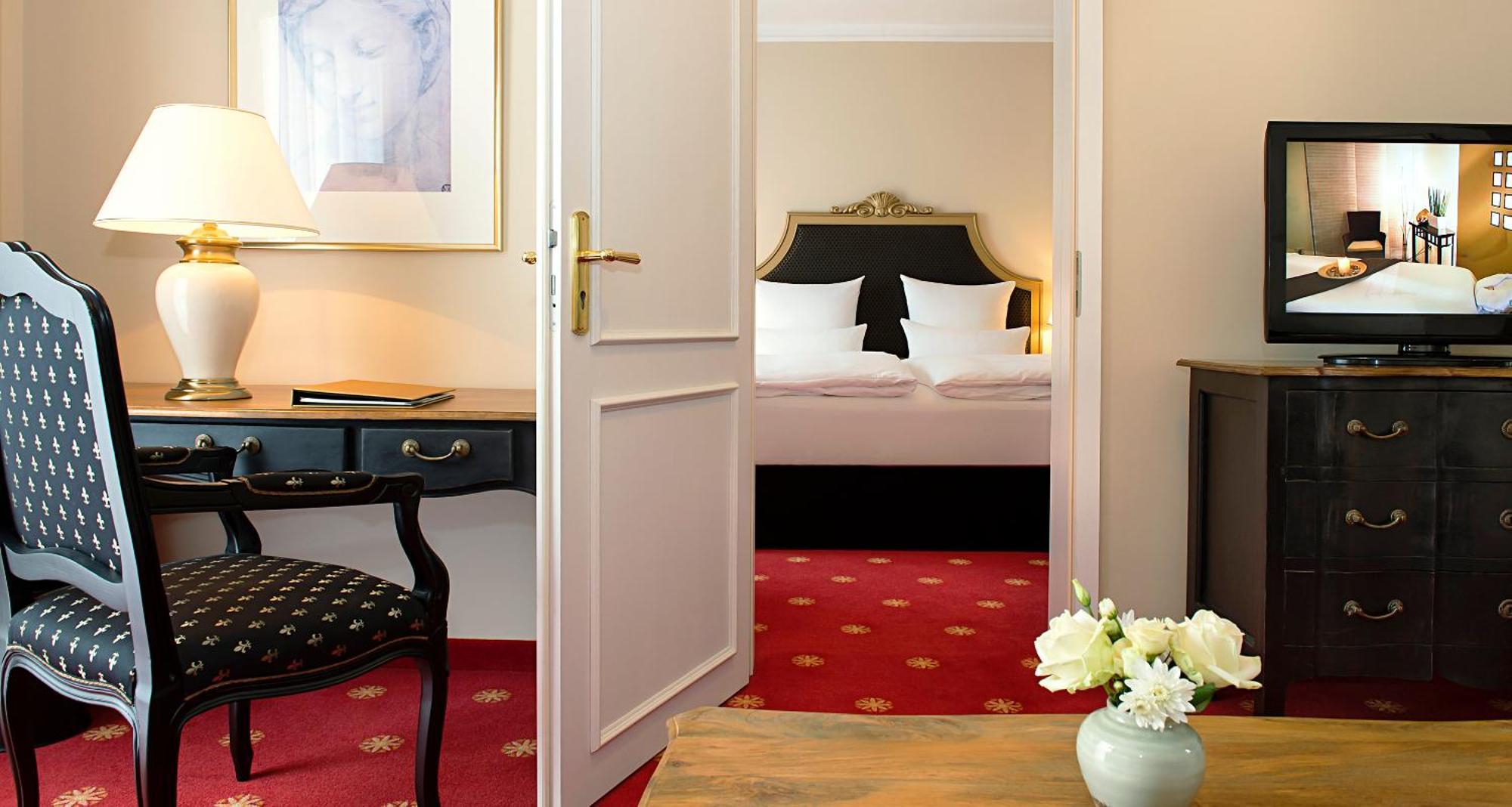 Victor'S Residenz-Hotel Schloss Berg Nennig Pokoj fotografie A suite at the Hotel de France